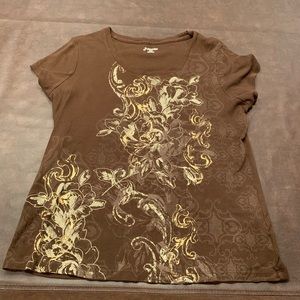 Woman’s St. John’s Bay XL short sleeve t-shirt